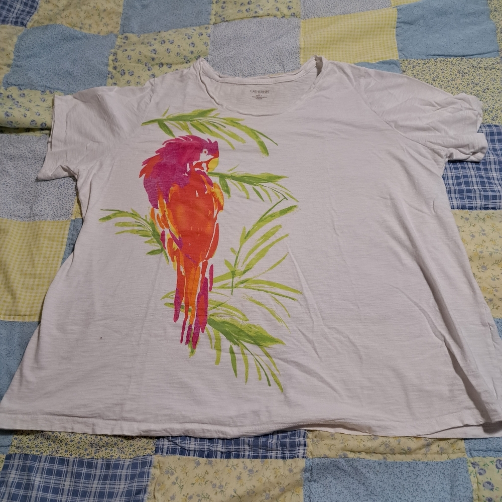 Catherine's 2X 22/24 white t-shirt with parrot 🦜